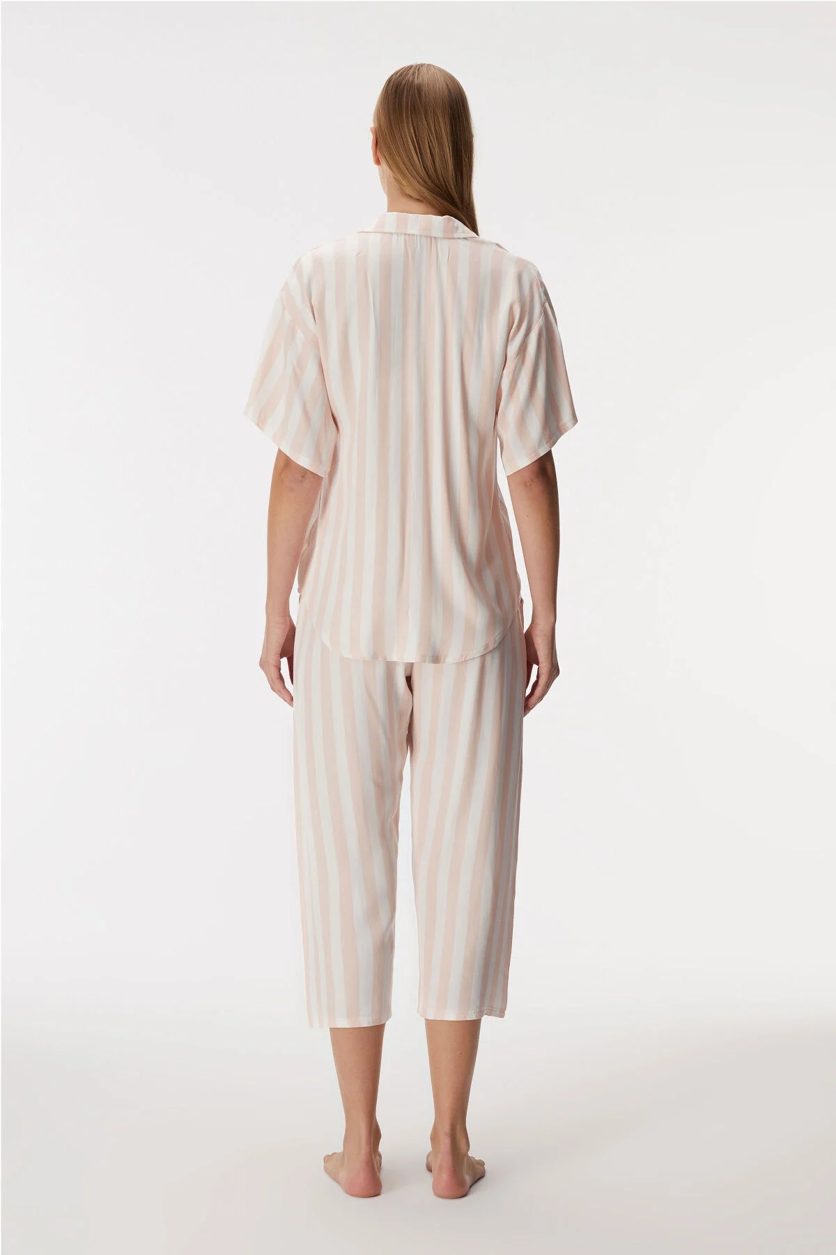 Anıl marka 11406 kadın kısa kol gömlek ve kapri pantolon takım, pastel çizgili gecelik set, model ön görünüm