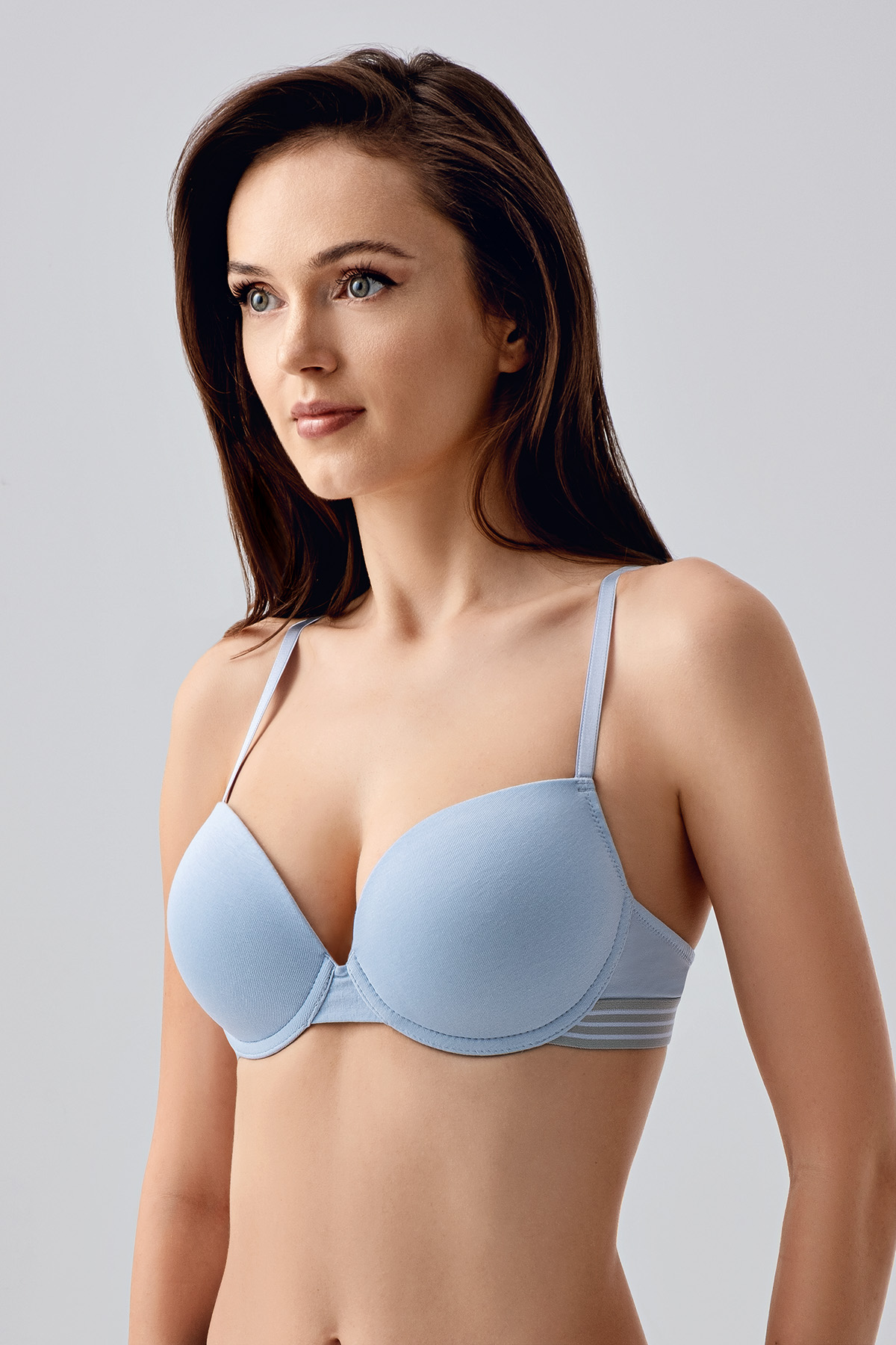 8133 - Desteksiz First Bra Sütyen