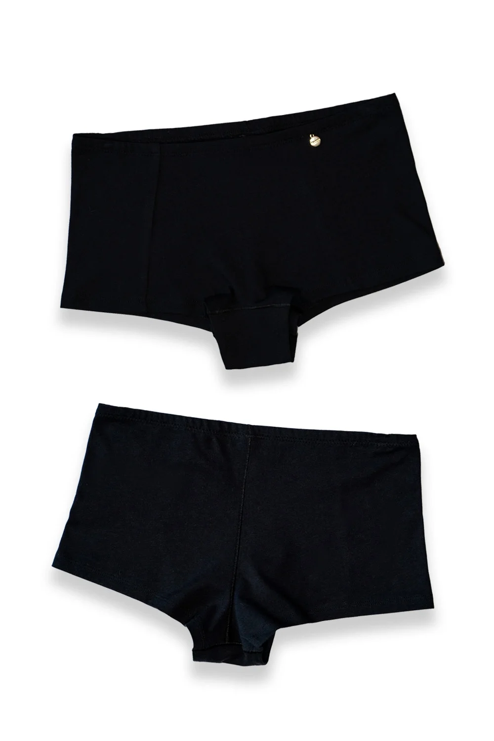Koyu siyah Aida Boxer külot, kom markası, ön görünüm, minimal tasarım, küçük altın logo, erişilebilirlik için optimize edilmiş ürün fotoğrafı