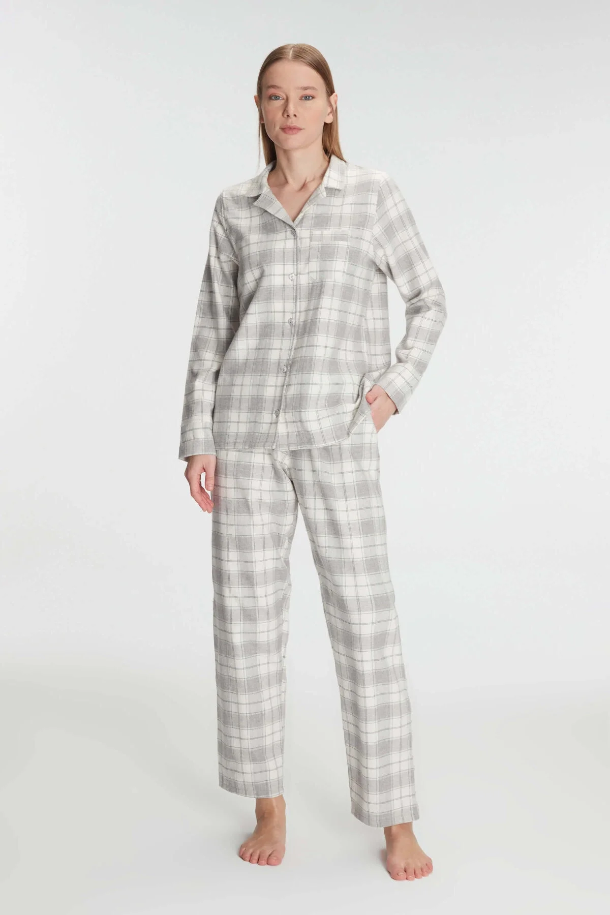 Anıl Anıl Kadın Kare Desenli Pamuklu Gömlek Pijama Takımı – Rahat, Şık ve Zamansız Ev Konforu 11252 Pijama Takımları Toptan