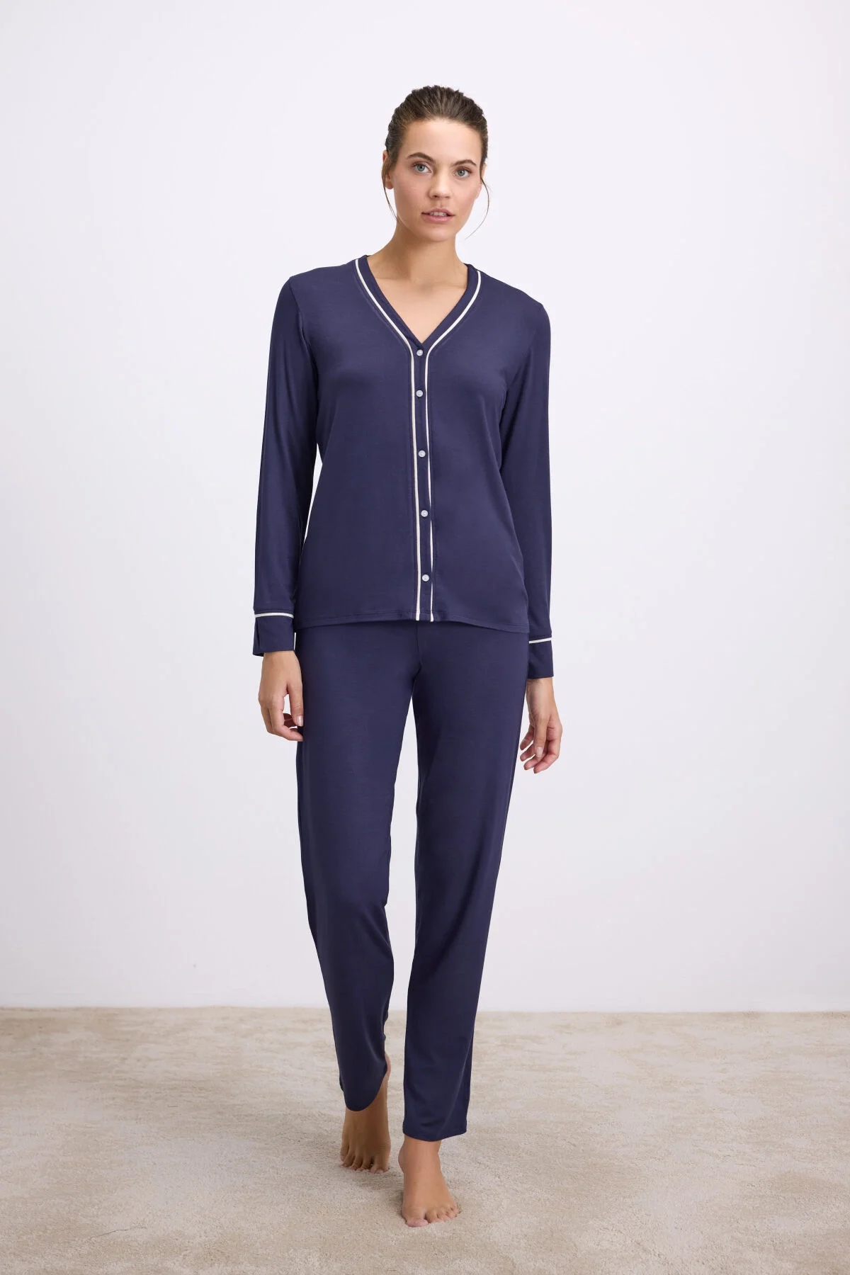 Anıl Kadın Uzun Kollu Düğmeli Tencel Pijama Takımı – Yumuşak, Nefes Alabilen Tasarım (11614)