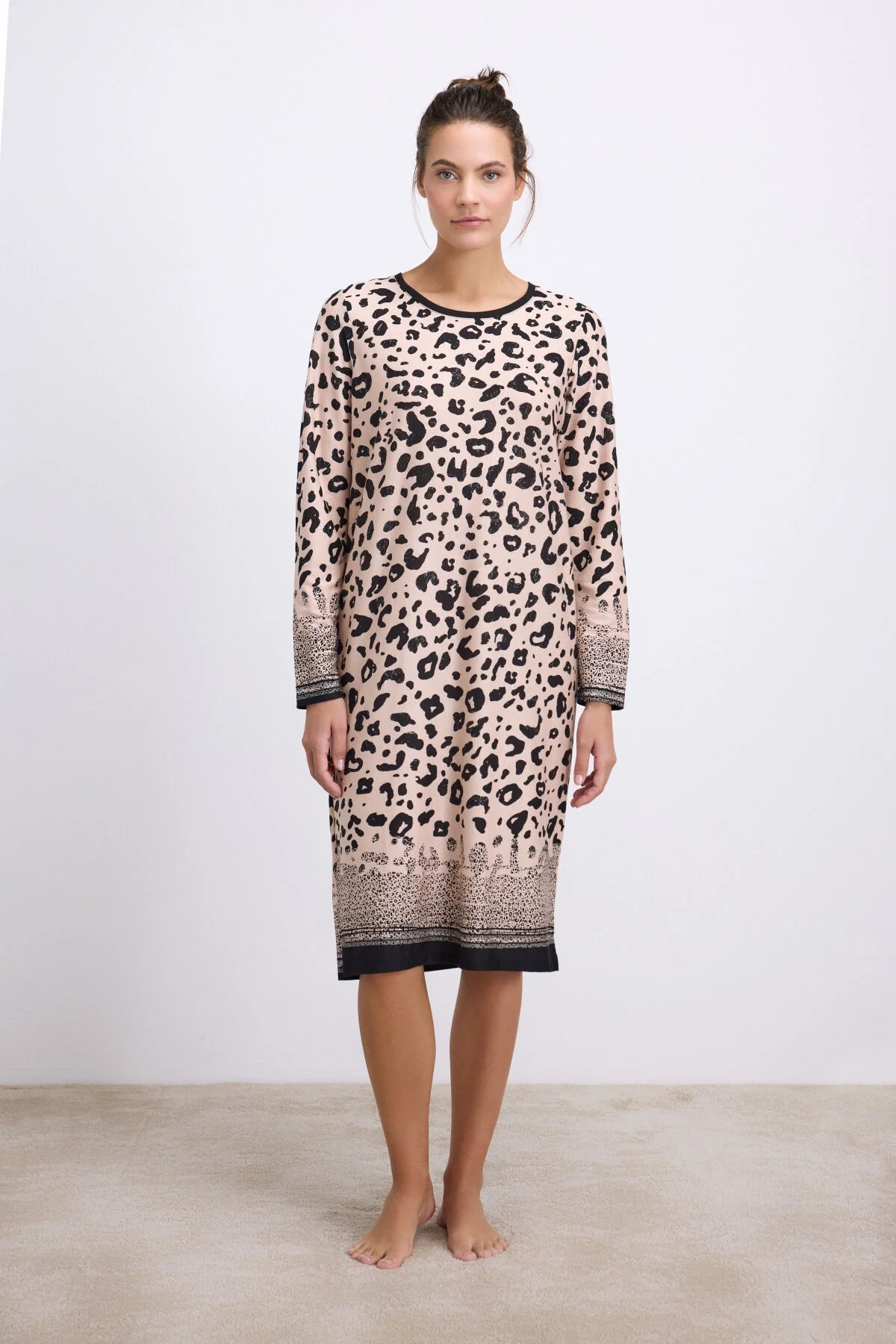 Anıl Anıl Kadın Uzun Kollu Leopar Desenli ve Doğal Dokulu Gecelik (11539) Gecelik Sabahlık Takım Toptan