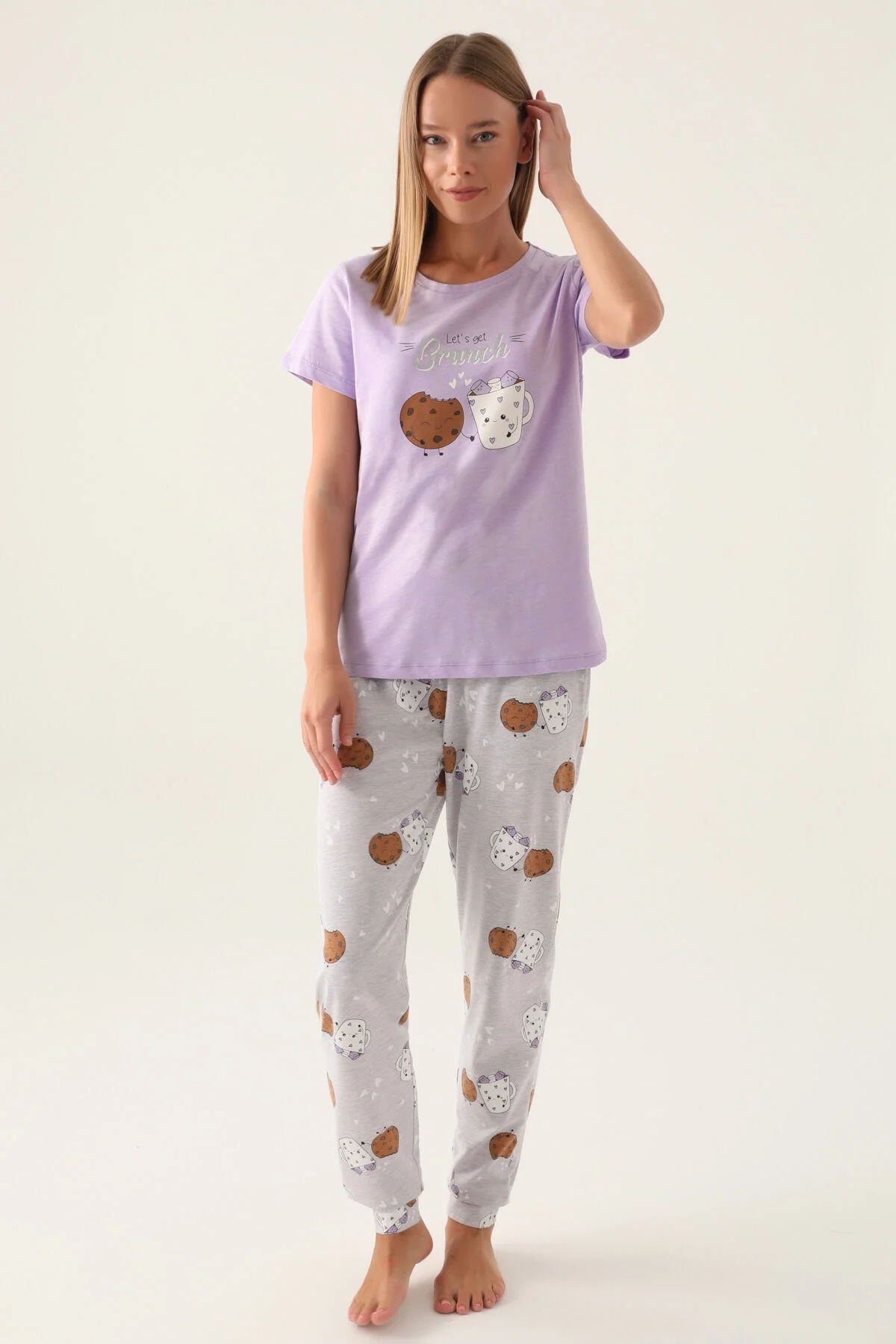 Mor pijama takımı, kahverengi çikolata ve kupa desenli, kadın pijama seti, Arnetta markası, rahat günlük giyim