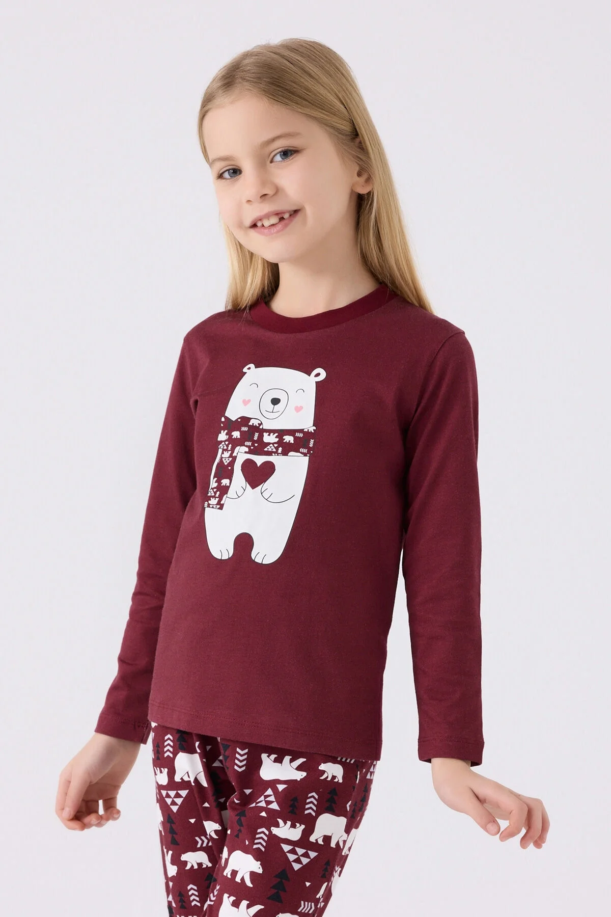Bordo polar kedi desenli kız çocuk pijama takımı, Arnetta markası, uzun kollu üst ve desenli pantolon