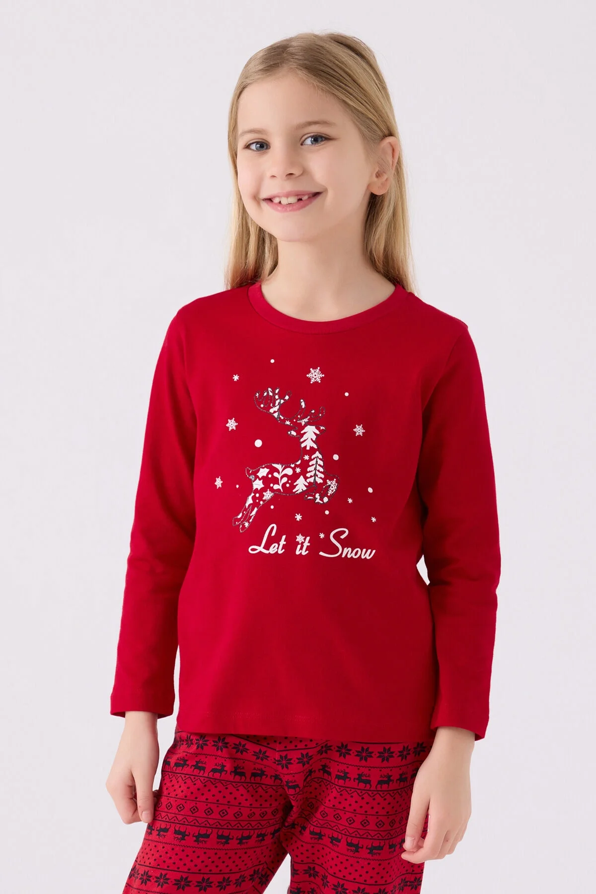Kırmızı 'Let it Snow' desenli kız çocuk pijama takımı, Arnetta markası, Noel teması, uzun kollu üst ve desenli pantolon