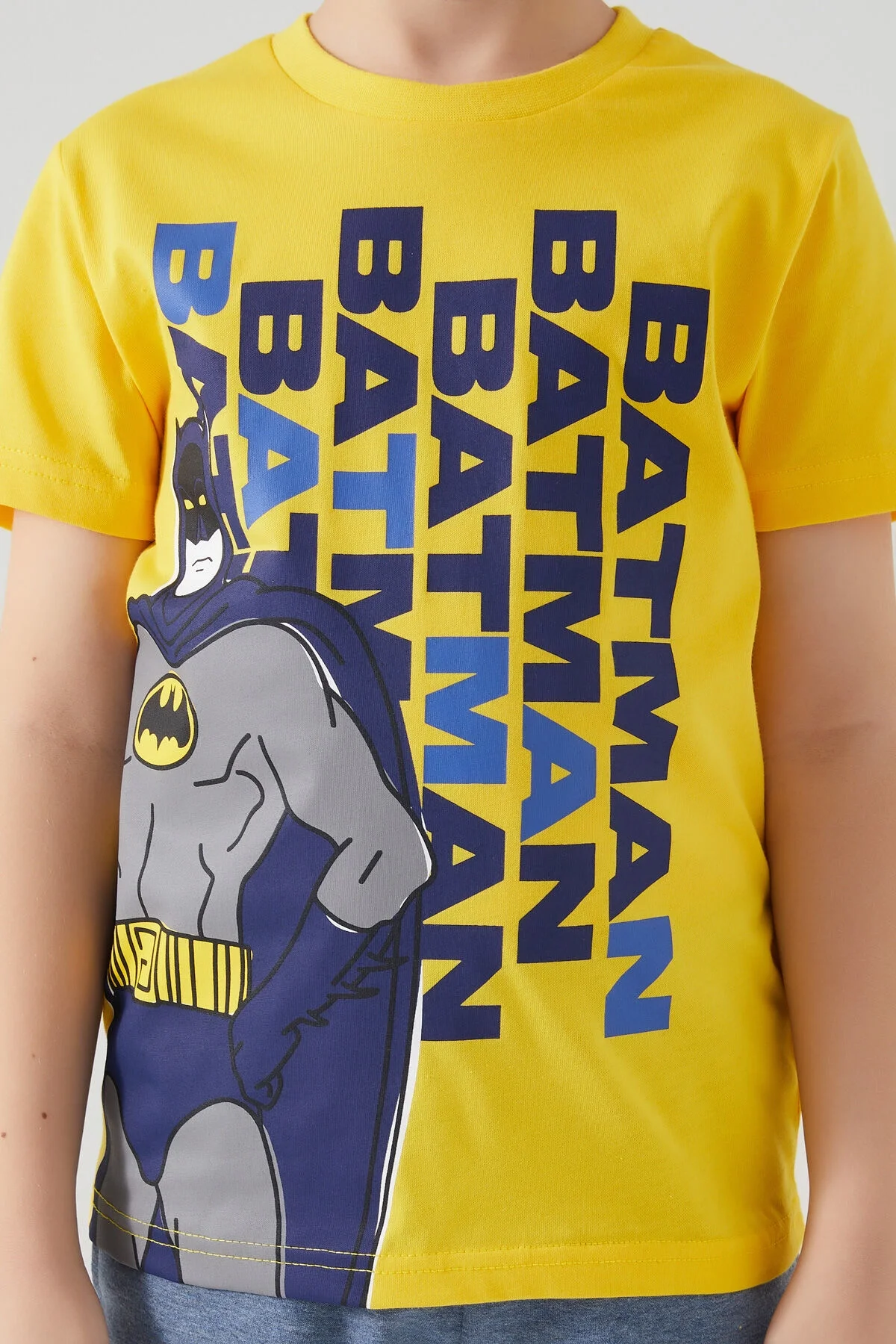 Batman desenli sarı tişört ve lacivert Bermuda takım, Arnetta marka erkek çocuk giyim