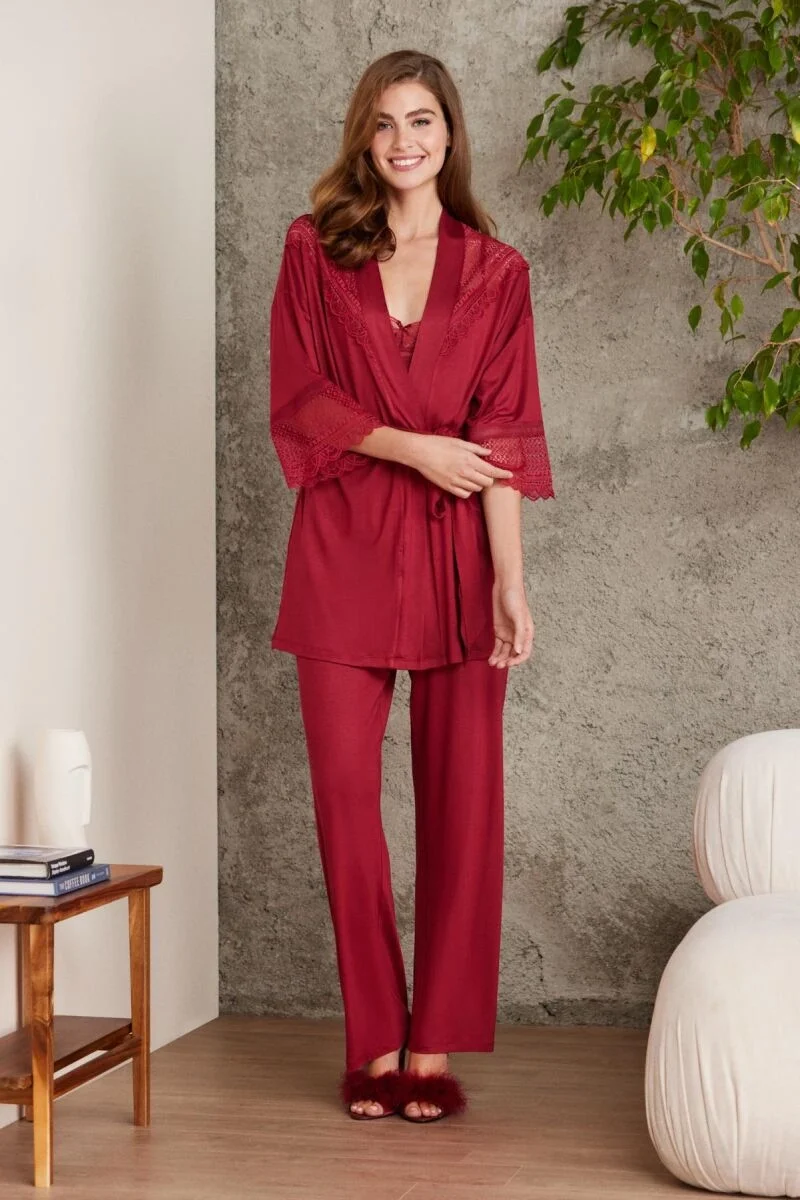 Dantelli Penye 3'lü Lohusa Pijama Takımı 2820 Bordo, Pierre Cardin marka kadın pijama, dantelli detaylı, kumaş ve kemerli elbette