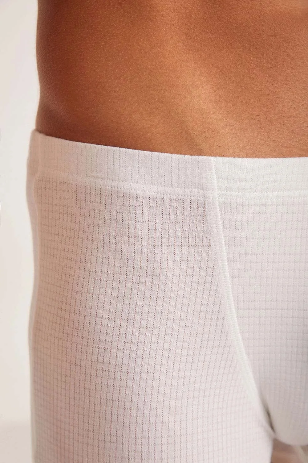 Grey Jakar Desenli Erkek Boxer, kom markası, beyaz renk, erkek iç giyim, model ön görünüm, rahat kesim