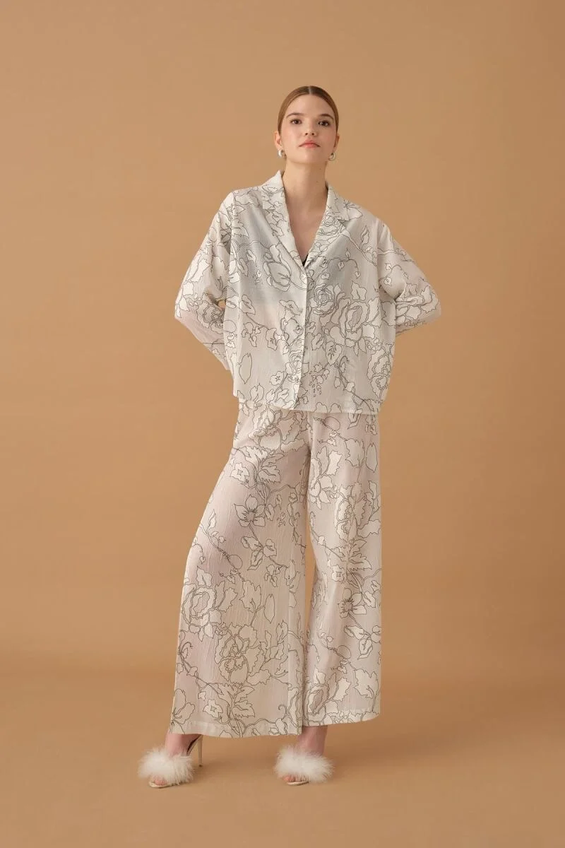 Ivory renkli, çiçek desenli braletli pijama takımı, Pierre Cardin marka kadın pijama, geniş pantolonlu, rahat iç giyim