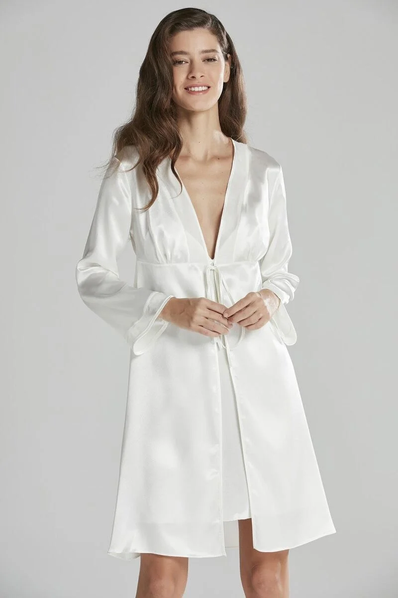 Pierre Cardin Kadife Saten Kadın Gecelik ve Sabahlık Takımı - 4040 Ekru Gecelik Sabahlık Takım Toptan