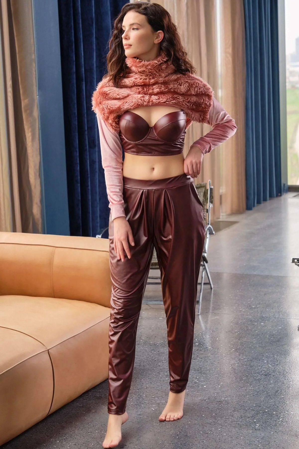 Anıl Kadın Polar Kumaş Bolero Deri Görünümlü Balenli Destekli Dolgulu Askıları Çıkabilen Büstiyer Sütyen ve Yandan Cepli Pantolon Pijama 3'lü Takım (9761) Gecelik & Sabahlık Toptan