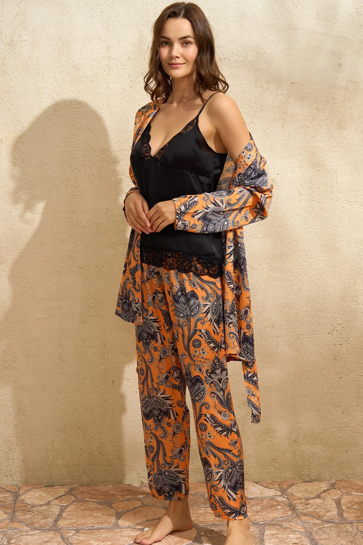 Anıl Kadın Saten Çiçek Baskılı Sabahlık Dantelli Atlet ve Pantolon Pijama 3'lü Takım (5621) Pijama Takımları Toptan