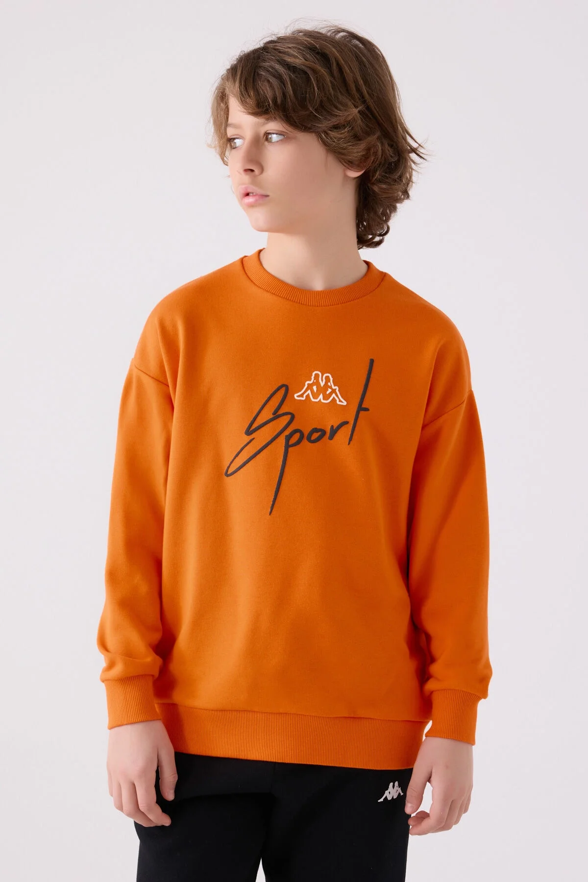 Kappa Erkek Çocuk Turuncu Sweatshirt, ön ve yan görünüm, 'Sport' yazısı ve marka logosu, Arnetta markası, çocuk giyim