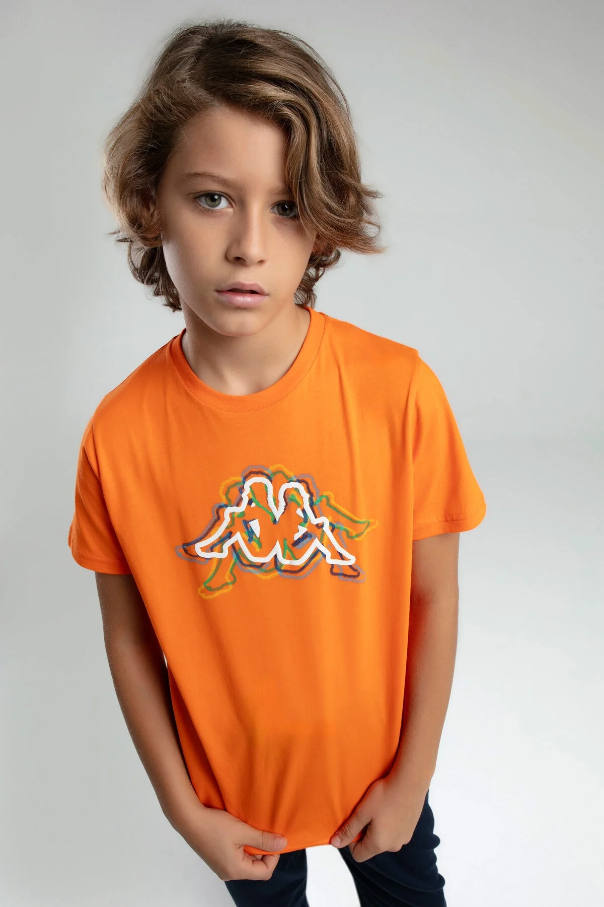 Kappa Erkek Çocuk Turuncu T-Shirt, renkli logo, çocuk giyim, ön görünüm, Arnetta marka, spor stil, orta boy