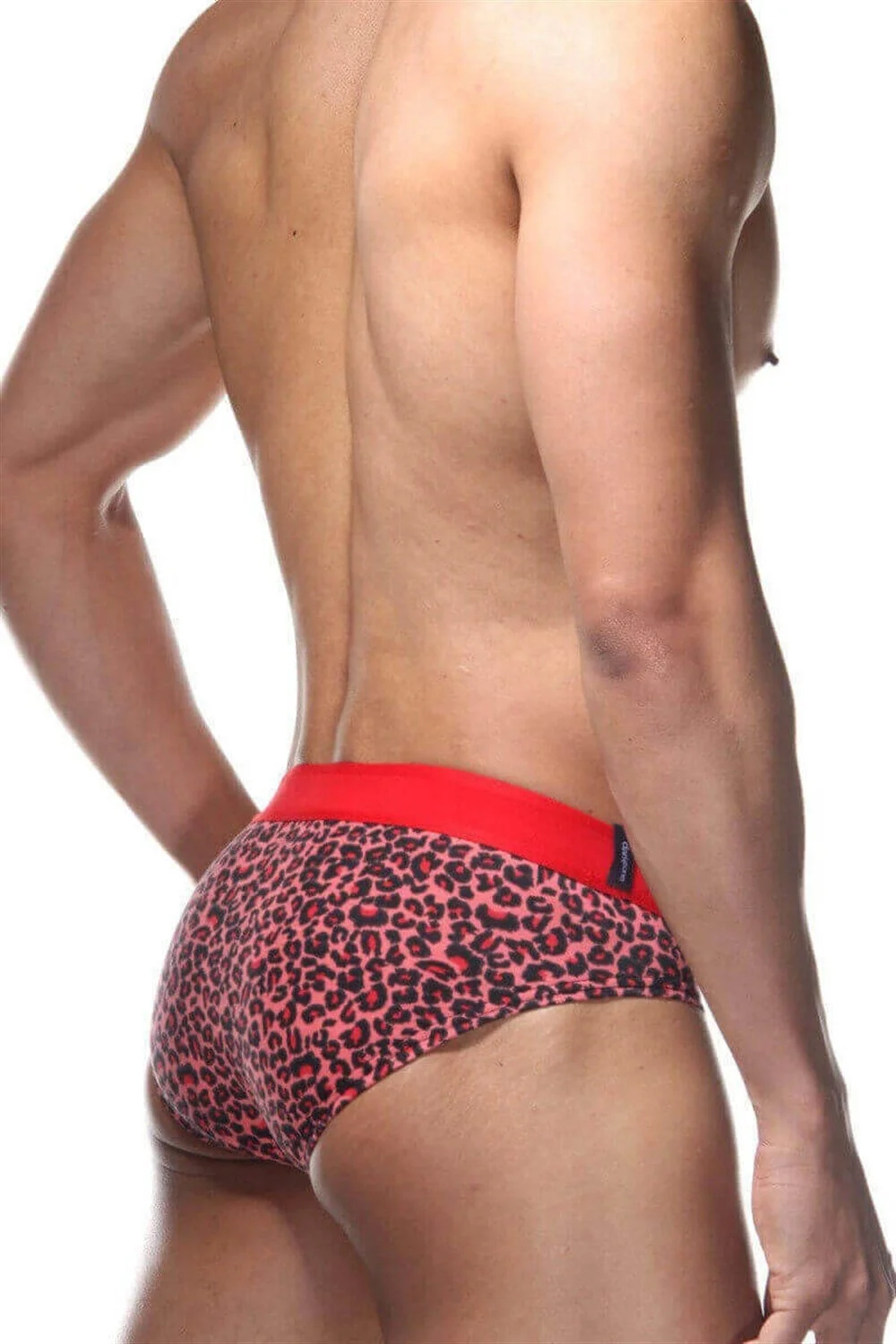 Lastikli leopar desenli erkek slip, kırmızı bandlı, seksiyetli, Darkzone markası, erkek iç giyim ürünü