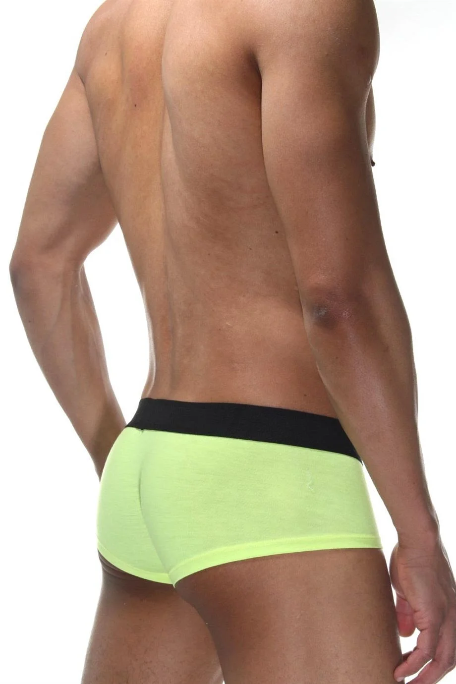 Neon sarı erkek boxer, Darkzone markası, hipster tarzı, siyah detaylı, beyaz arka plan, model ön görünüm
