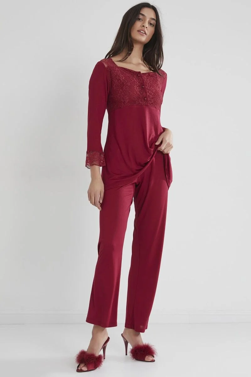 Penye Dantelli Lohusa Pijama Takımı - 1241 Bordo, Pierre Cardin marka kadın pijama seti, dantelli üst ve geniş pantolon, rahat gece giyimi