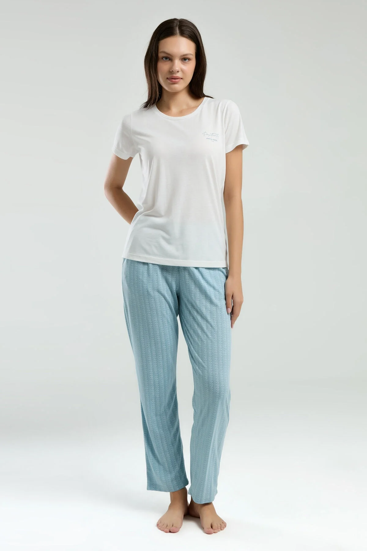 Pierre Cardin kadın beyaz pijama takımı, Arnetta markası, mavi desenli pantolonlu, rahat günlük iç giyim