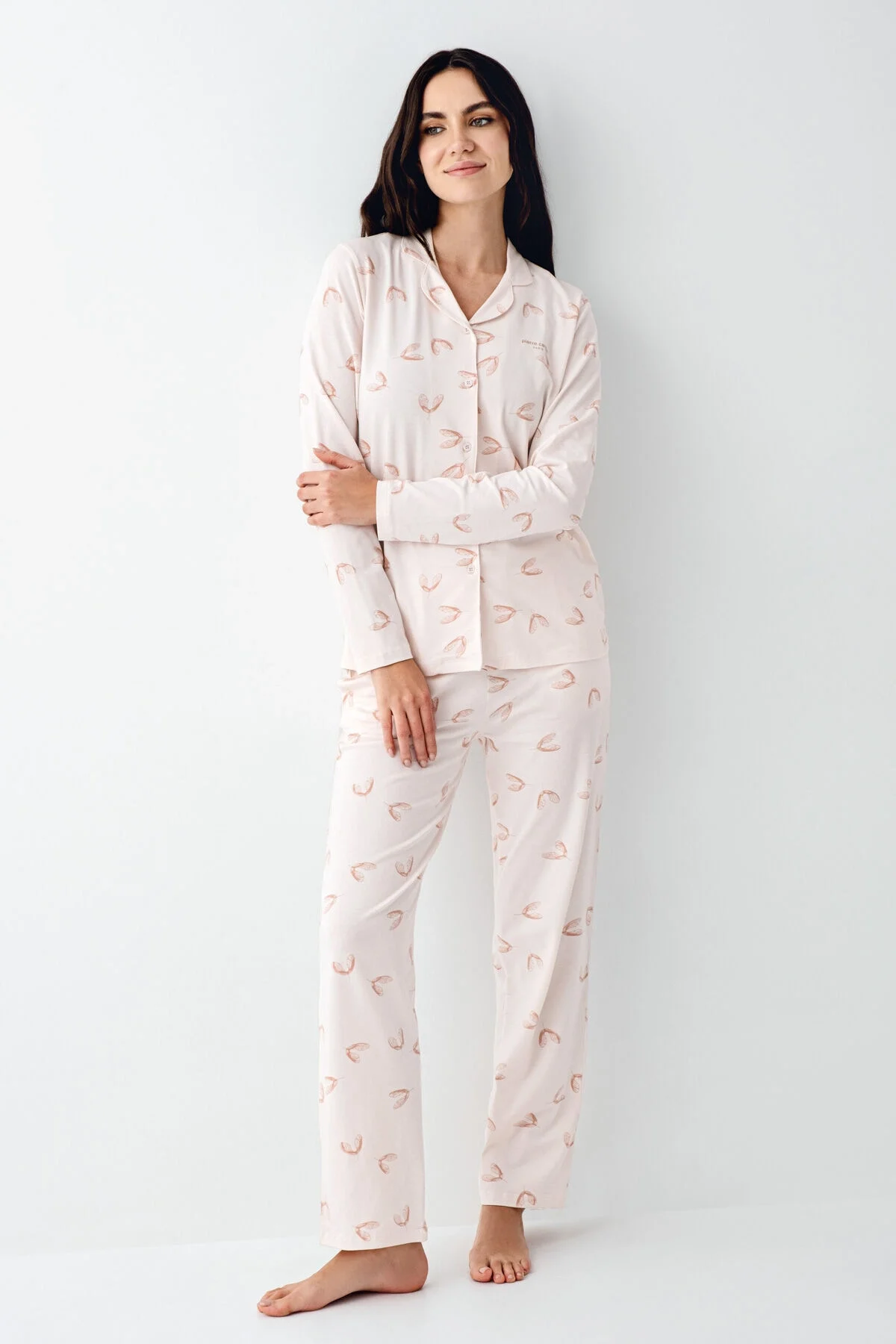 Pembe yaprak desenli Pierre Cardin kadın pijama takımı, uzun kollu gömlek ve pantolon, rahat ve lüks iç giyim