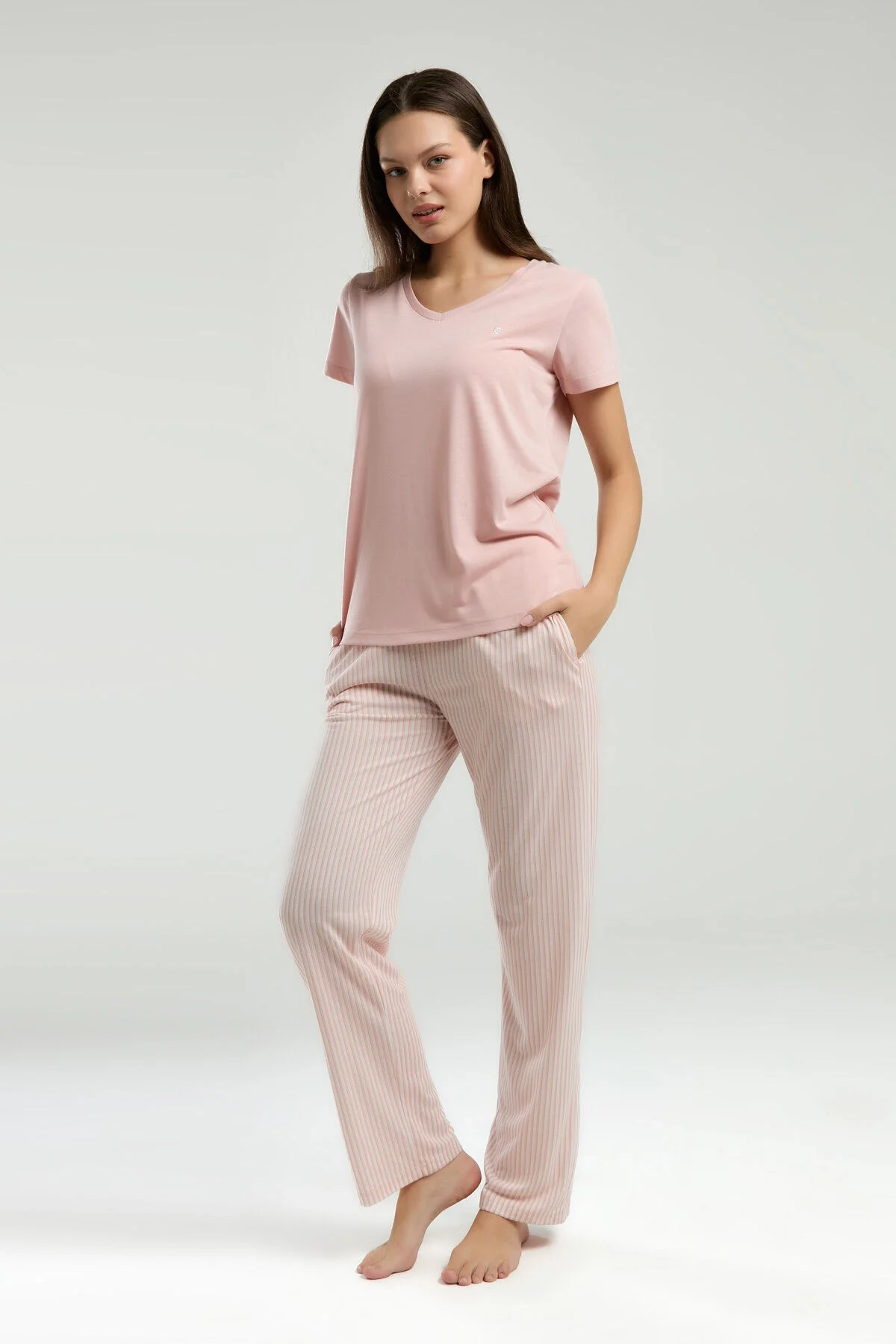 Pembe Pierre Cardin kadın pijama takımı, kısa kollu üst ve çizgili pantolon, rahat uyku iç giyimi, Arnetta markası