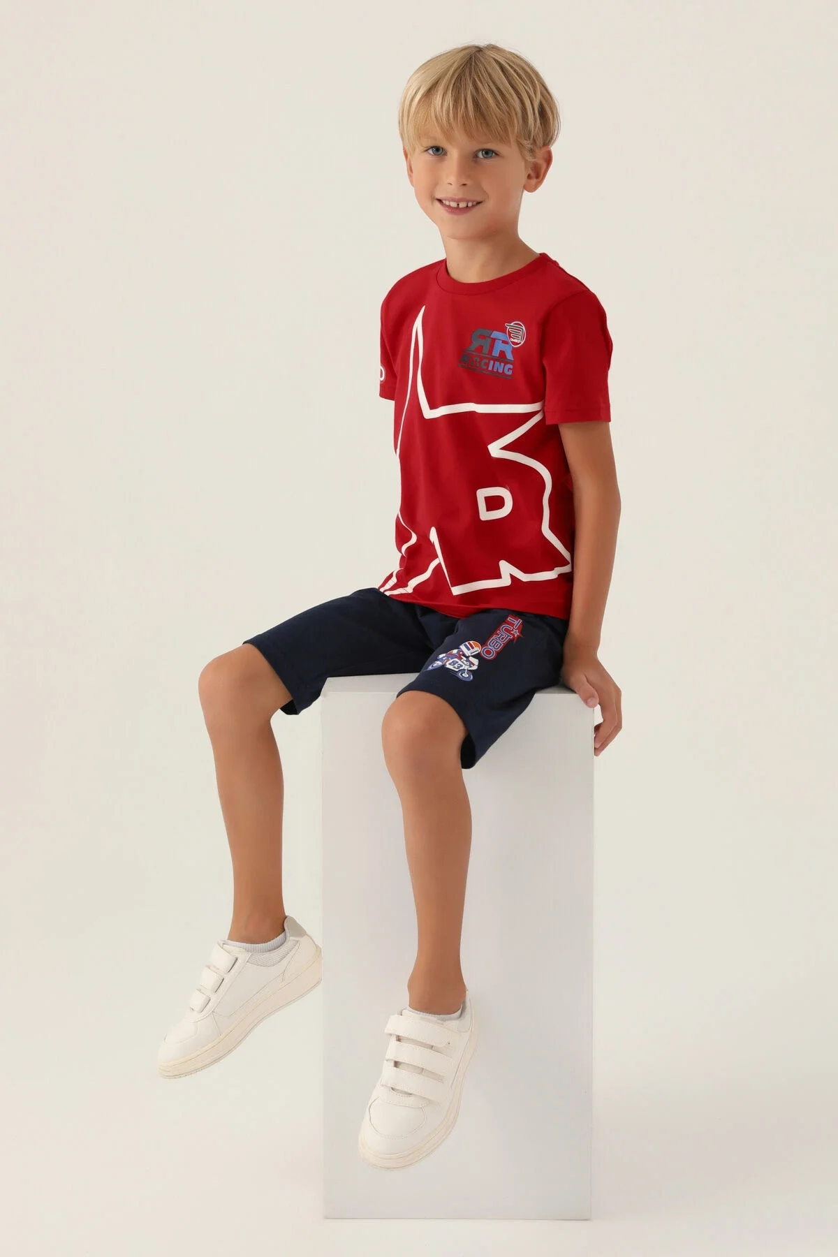Kırmızı kapri takım, erkek çocuk giyim, ARNETTA markası, motosiklet desenli, spor stil, çocuk giyim toptan
