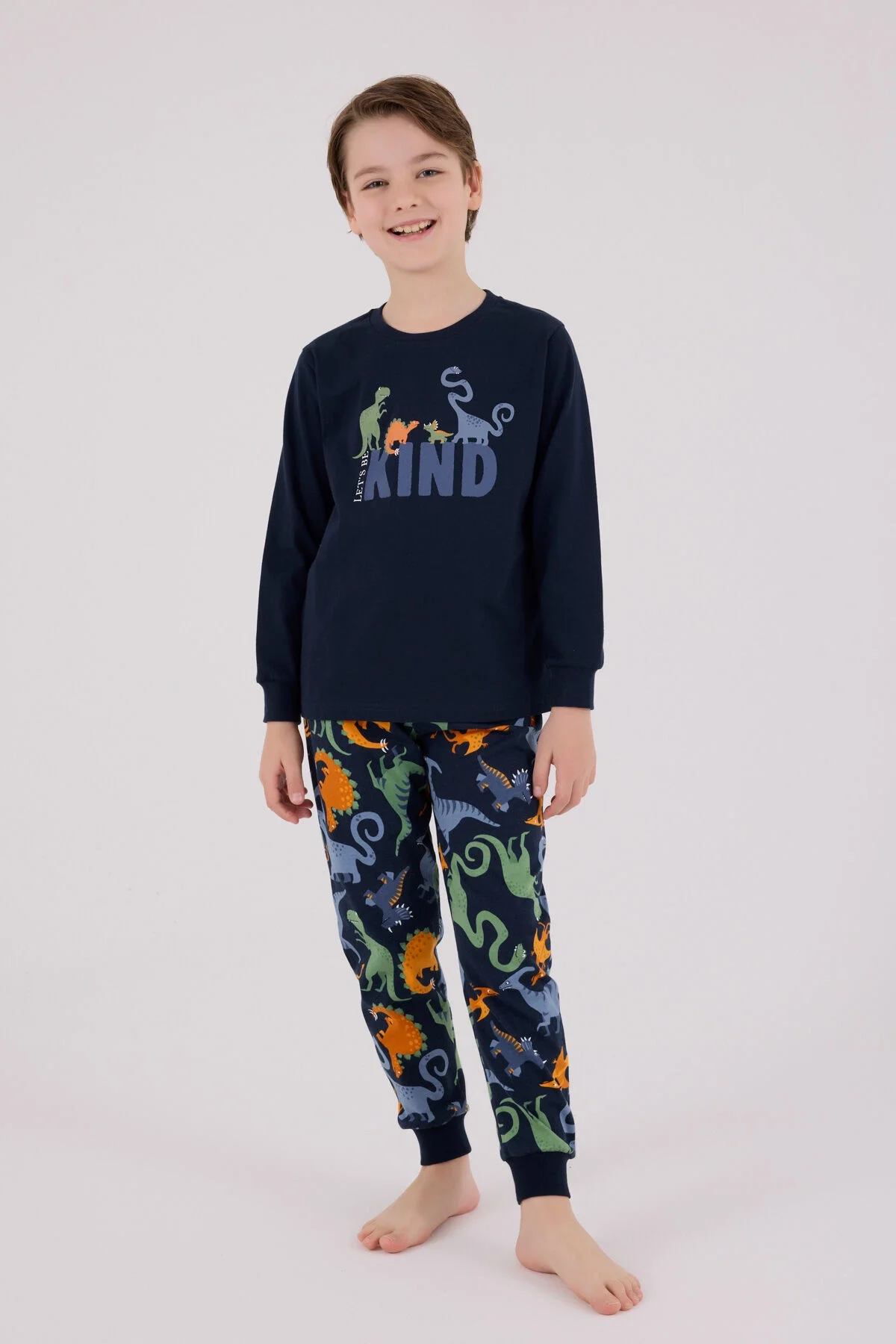 Lacivert dino desenli erkek çocuk pijama takımı, Arnetta markası, uzun kollu üst ve pantolon, çocuk giyim