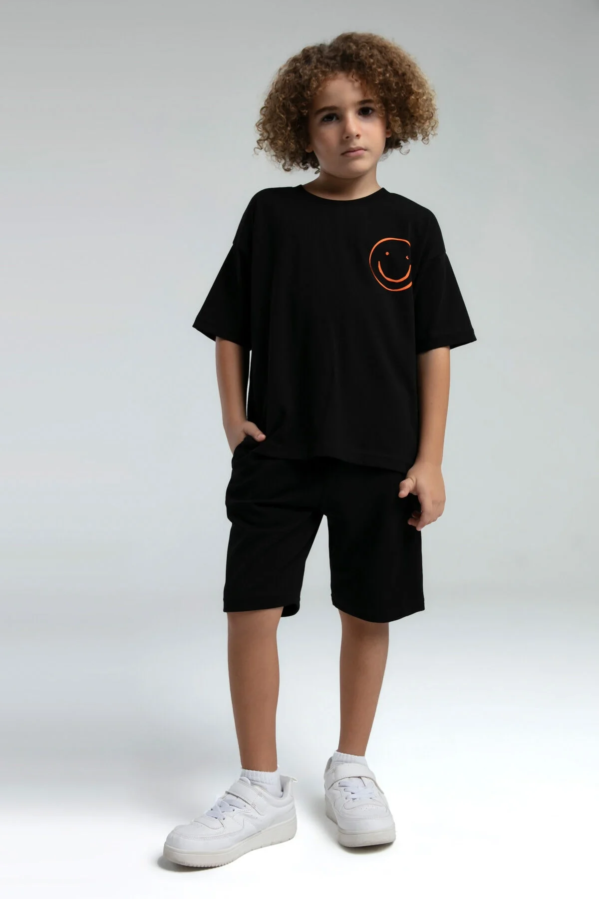 Siyah Bermuda Takım, erkek çocuk giyim, Arnetta markası, kıyafet seti, koyu renk, modern çocuk moda