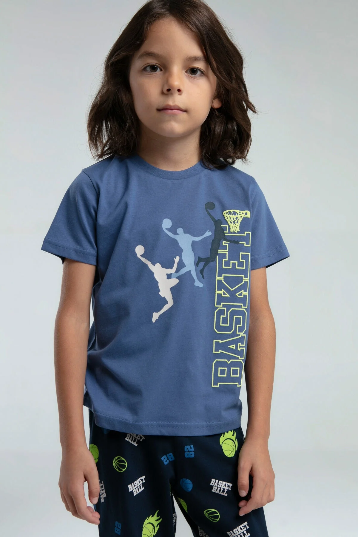 Mavi basketbol desenli erkek çocuk pijama takımı, Arnetta markası, spor temalı günlük giyim