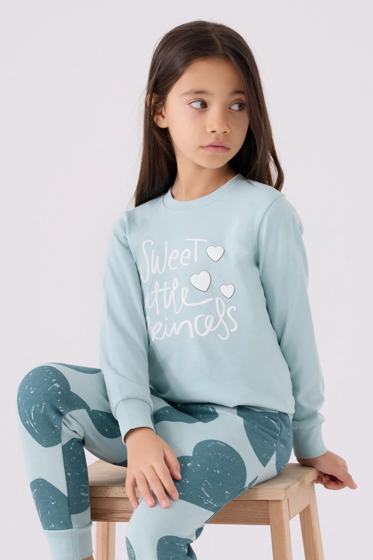 Mavi pijama takımı, kız çocuk modeli, 'Sweet Little Princess' yazısı ve kalp desenli pantolon, Arnetta markası, rahat günlük giyim