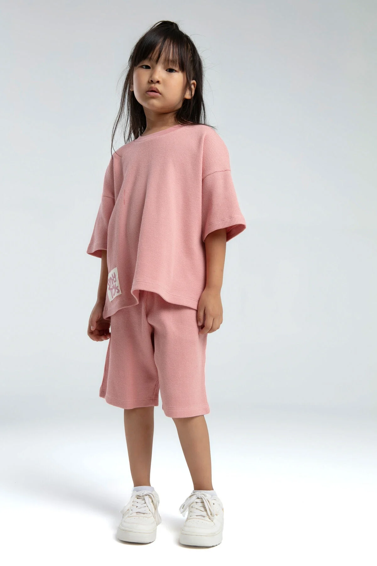 Pembe kareli Bermuda takım, kız çocuk modeli, Arnetta markası, rahat günlük giyim, kıyafet seti