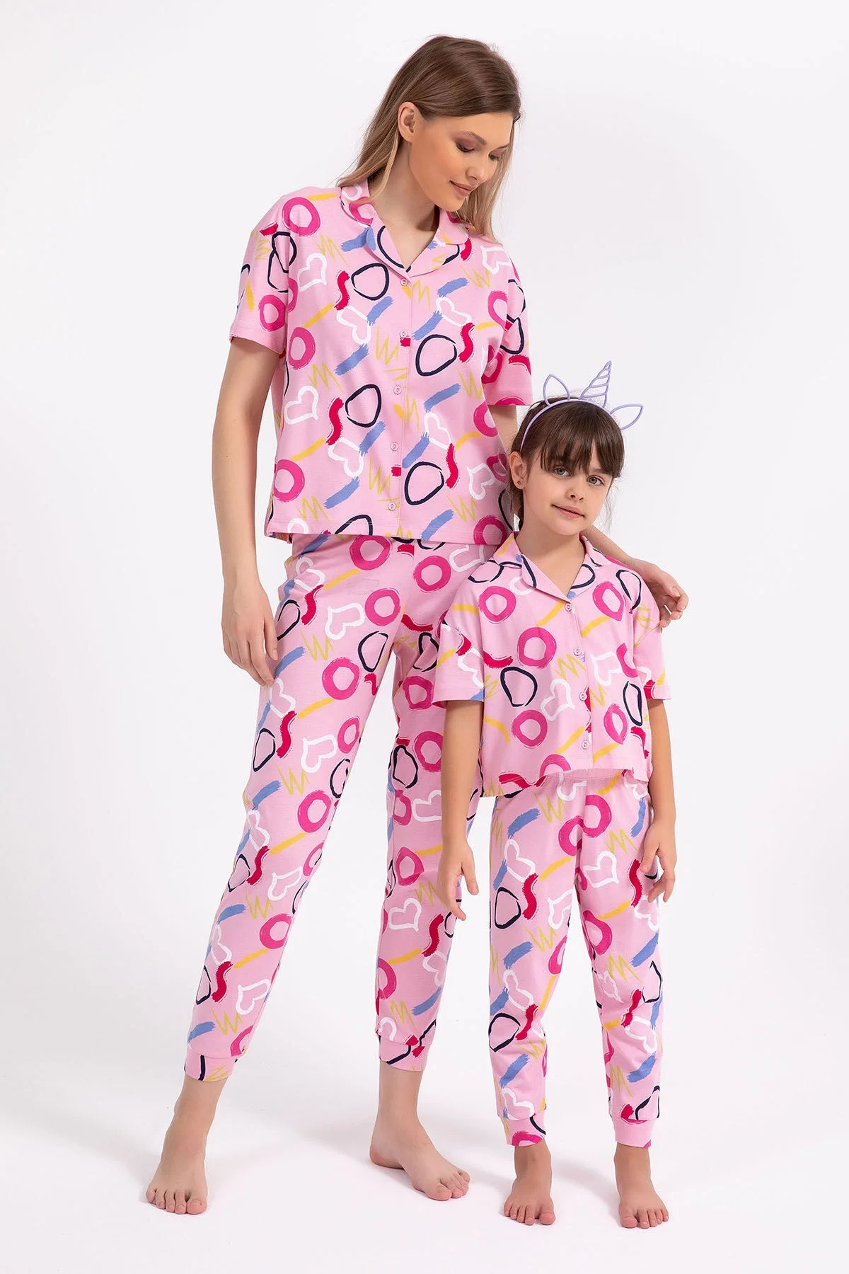 Pembe renkli, kalp ve dairesel desenli kız çocuk pijama takımı, Rolypoly markası, çocuk iç giyim, pijama seti