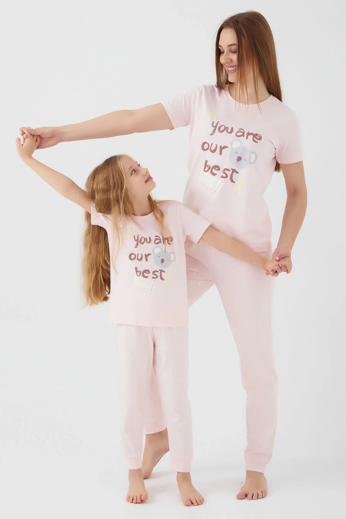 Pembe kız çocuk pijama takımı, koala desenli üst ve dantelli pantolon, Arnetta markası, çocuk iç giyim