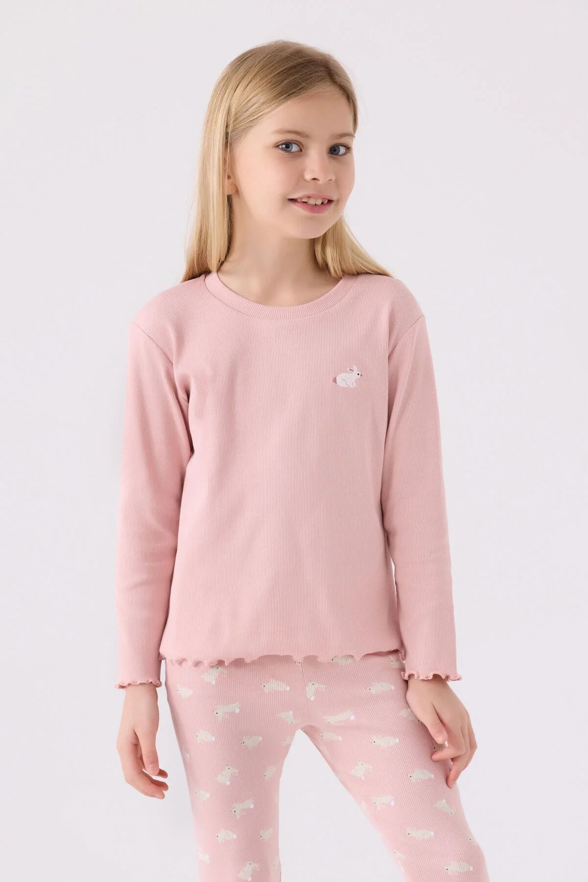 Pembe kız çocuk pijama takımı, Rolypoly marka, yumuşak dokulu, beyaz karikatür desenli, uzun kollu üst ve pantolonlu takımlar
