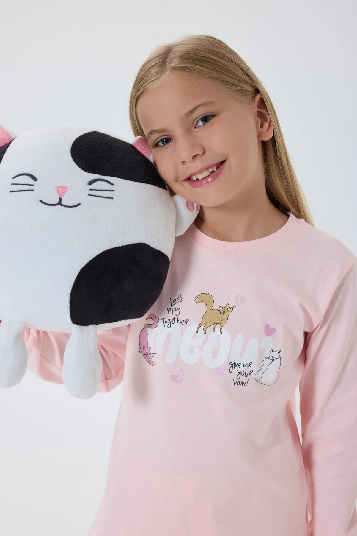 Pembe kedi desenli kız çocuk pijama takımı, Arnetta marka, uzun kollu üst ve pantolon, yumuşak dokulu, çocuk iç giyim