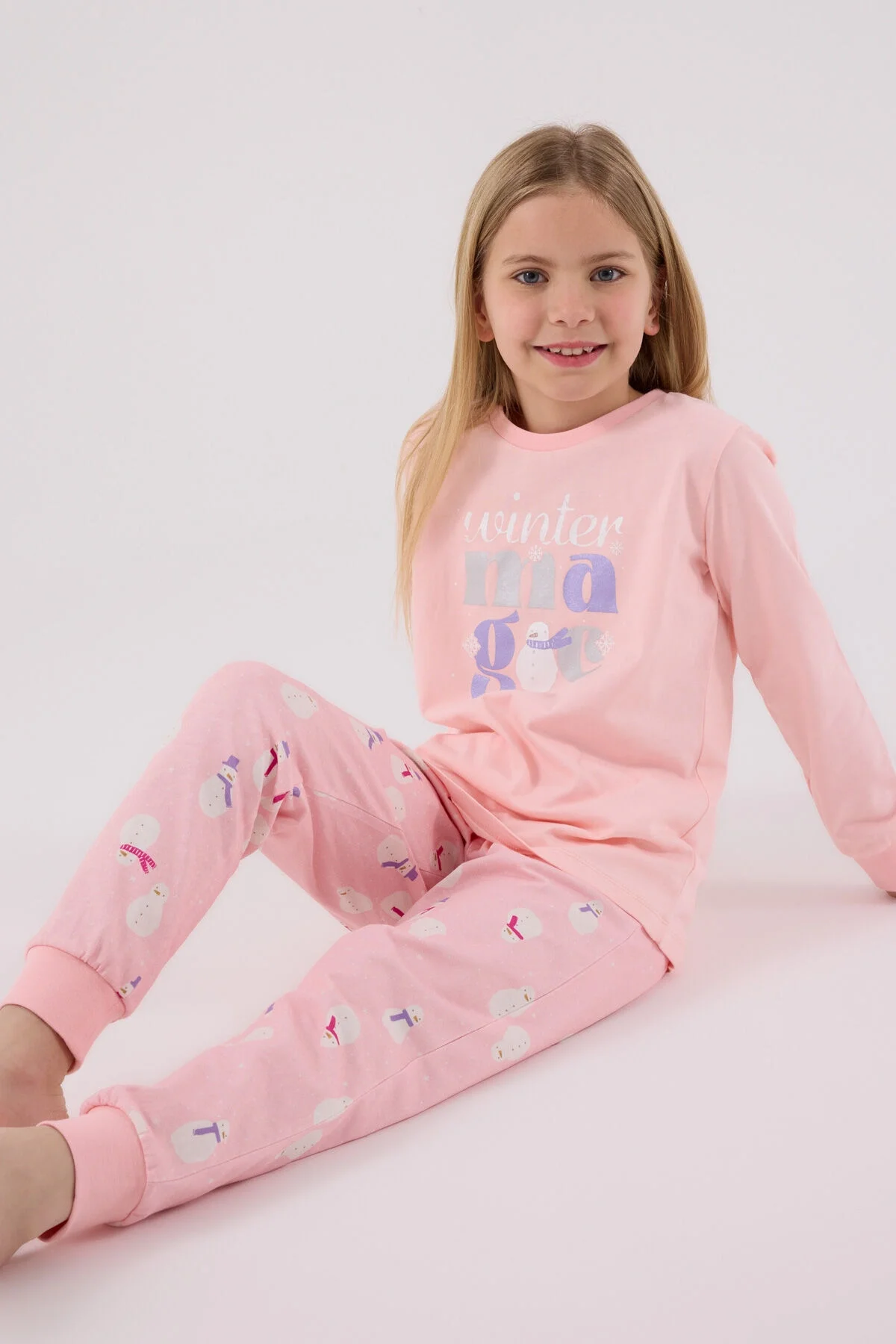 Pembe kız çocuk pijama takımı, kış temalı karikatür desenli, uzun kollu üst ve pantolon, Arnetta markası