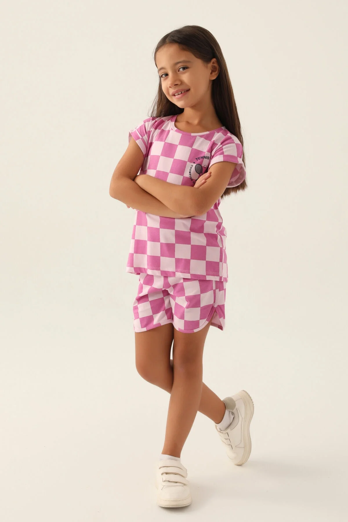 Pembe kareli kız çocuk şort takım, Arnetta marka, spor ve günlük giyim, ön görünüm, tennis motifli
