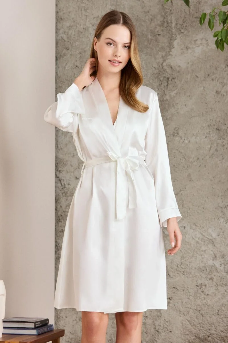 Saten BRIDE Kadın Sabahlık, 1000 Ekru, Pierre Cardin markası, dantelli, inci detaylı, arka görünüm, düğün temalı, gecelik ve sabahlık kategorisi