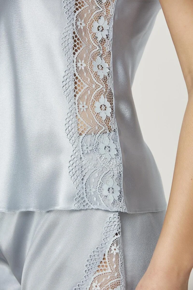 Mist rengi saten dantelli babydoll takım elbette, Pierre Cardin marka kadın iç giyim, dantel detaylı şort ve üst