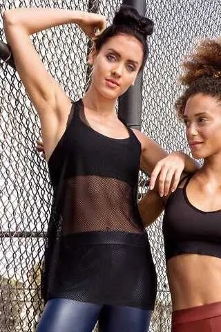 Siyah örgülü sporcu atlet, Yeni İnci marka kadın spor üstü, model ön ve yan görünümü, açık arka plan