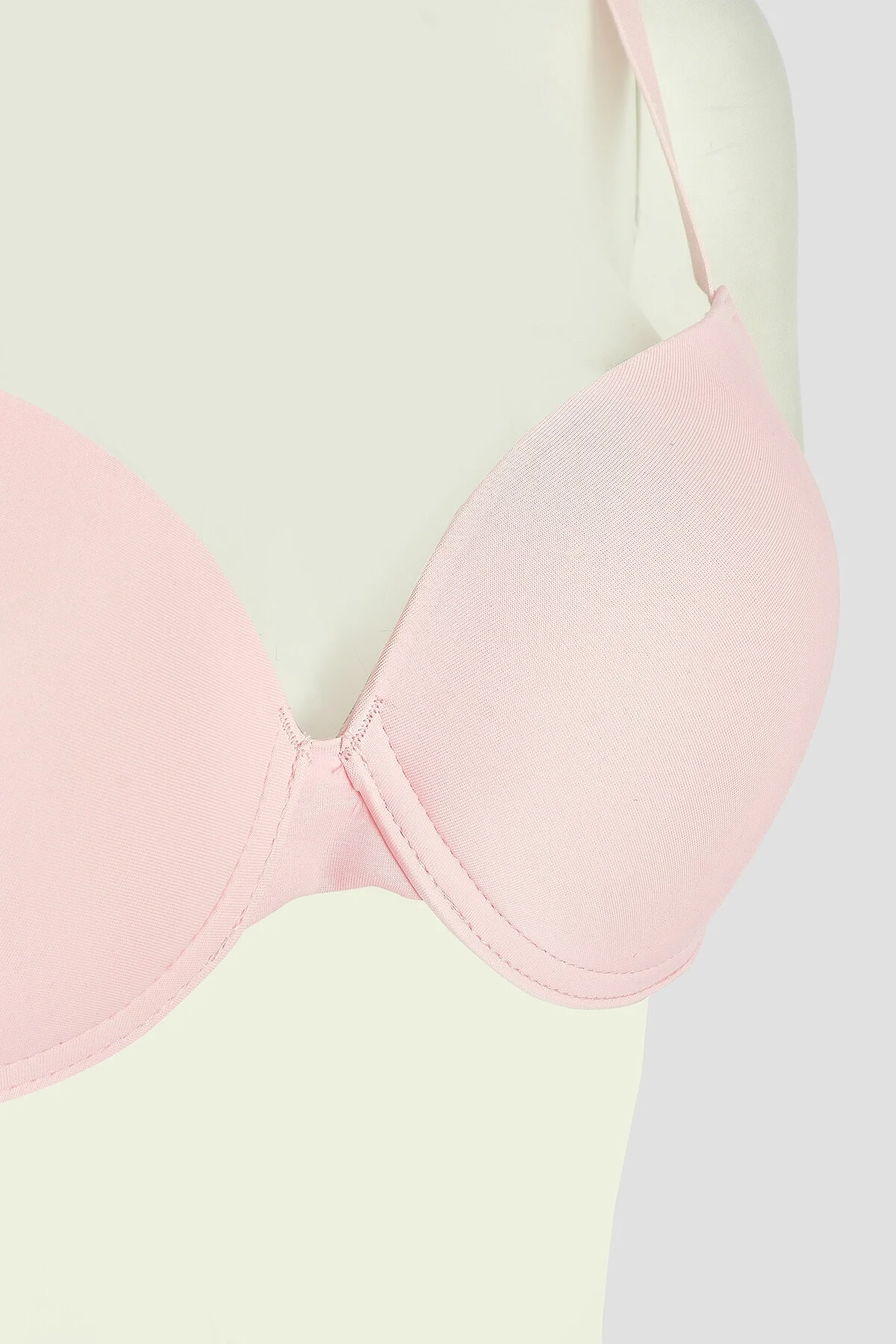 P pastel pembe destekli sütyen, Nbb marka kadın iç giyim, ön görünüm, hafif destekli, yumuşak dokulu