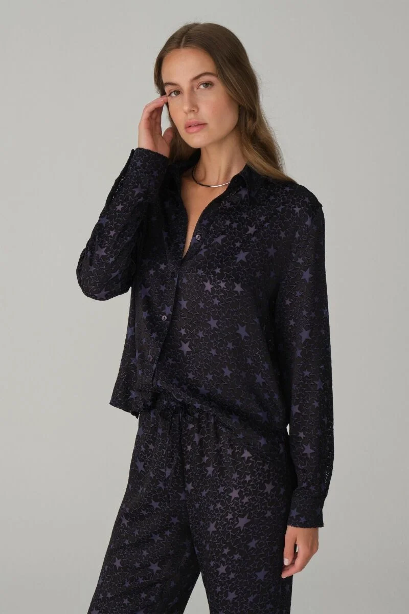 SPARKLE Vegan İpek Saten Pijama Takımı, Navy Renk, Yıldız Desenli, Pierre Cardin, Kadın Pijama Takımı, Yürüyüş Açısı