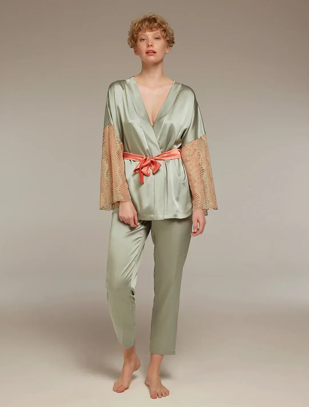 Su Yeşili Uzun Kollu Kolları Dantelli Üçlü Saten Pijama Takım 1317