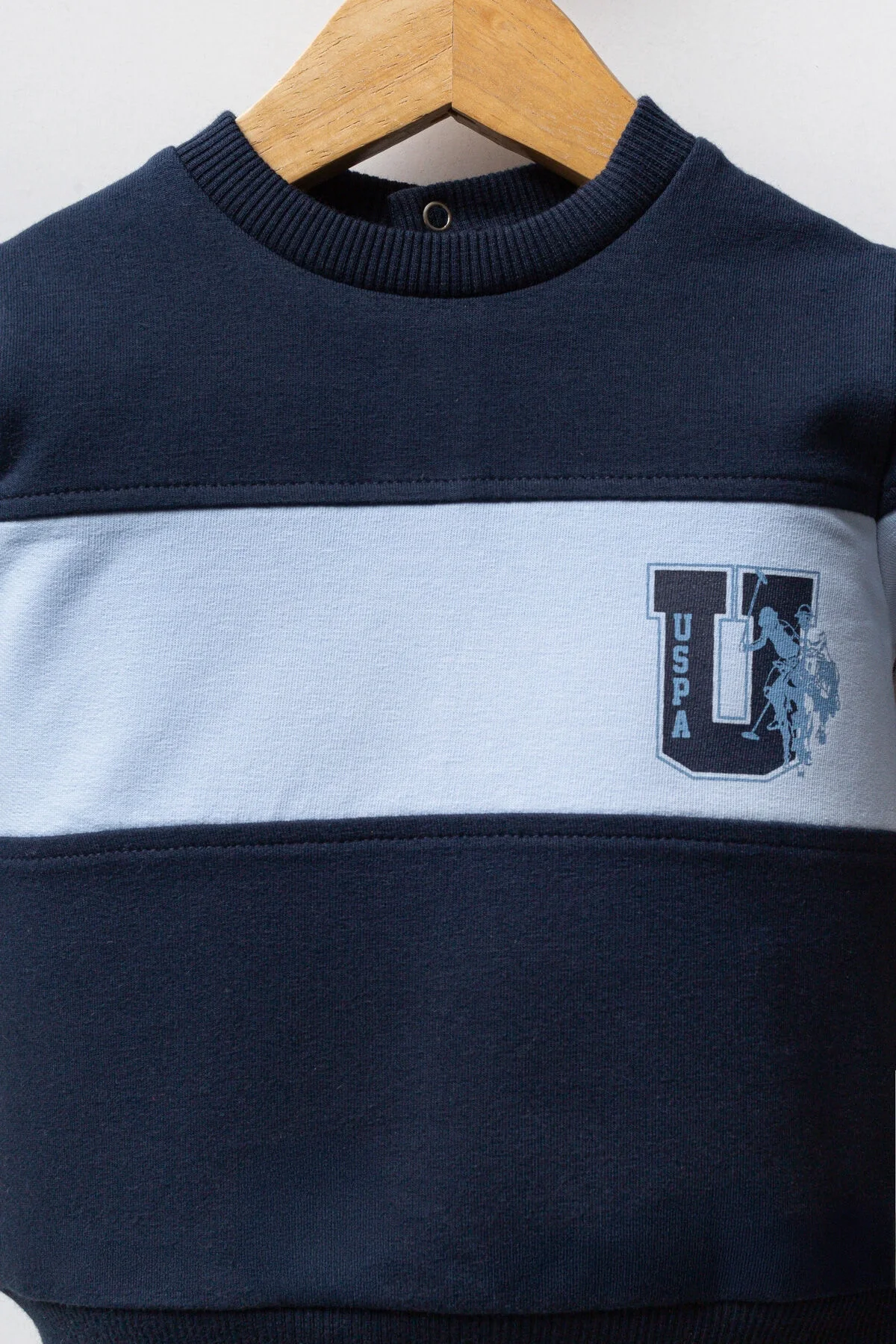 U.S. Polo Assn Erkek Bebek Lacivert Takım, koyu mavi ve açık mavi desenli, marka logosu ile çocuk giyim seti