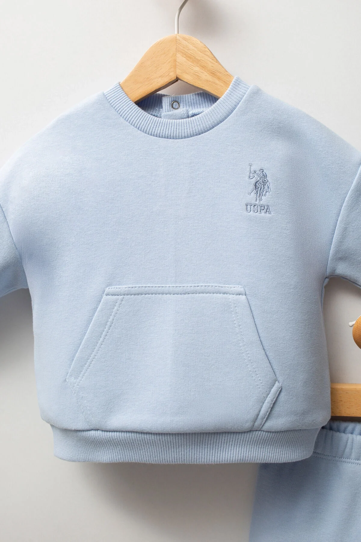 Mavi U.S. Polo Assn bebek takım elbette, üst ve pantolon detaylı, Arnetta marka bebek giyim seti