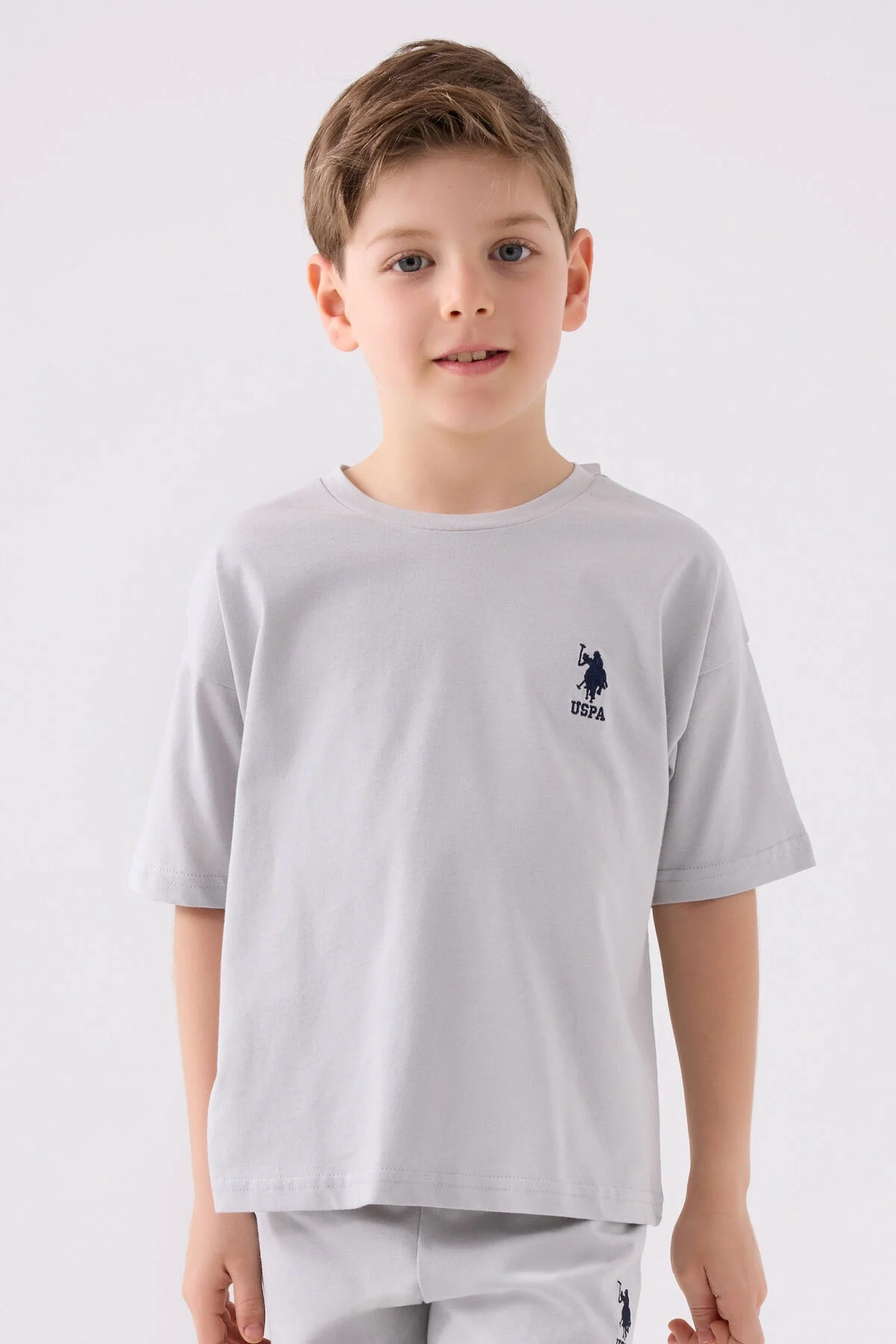 U.S. Polo Assn Erkek Çocuk Gri Bermuda Takım, çocuk modeli, üst ve alt birlikte, marka logosu, spor stil