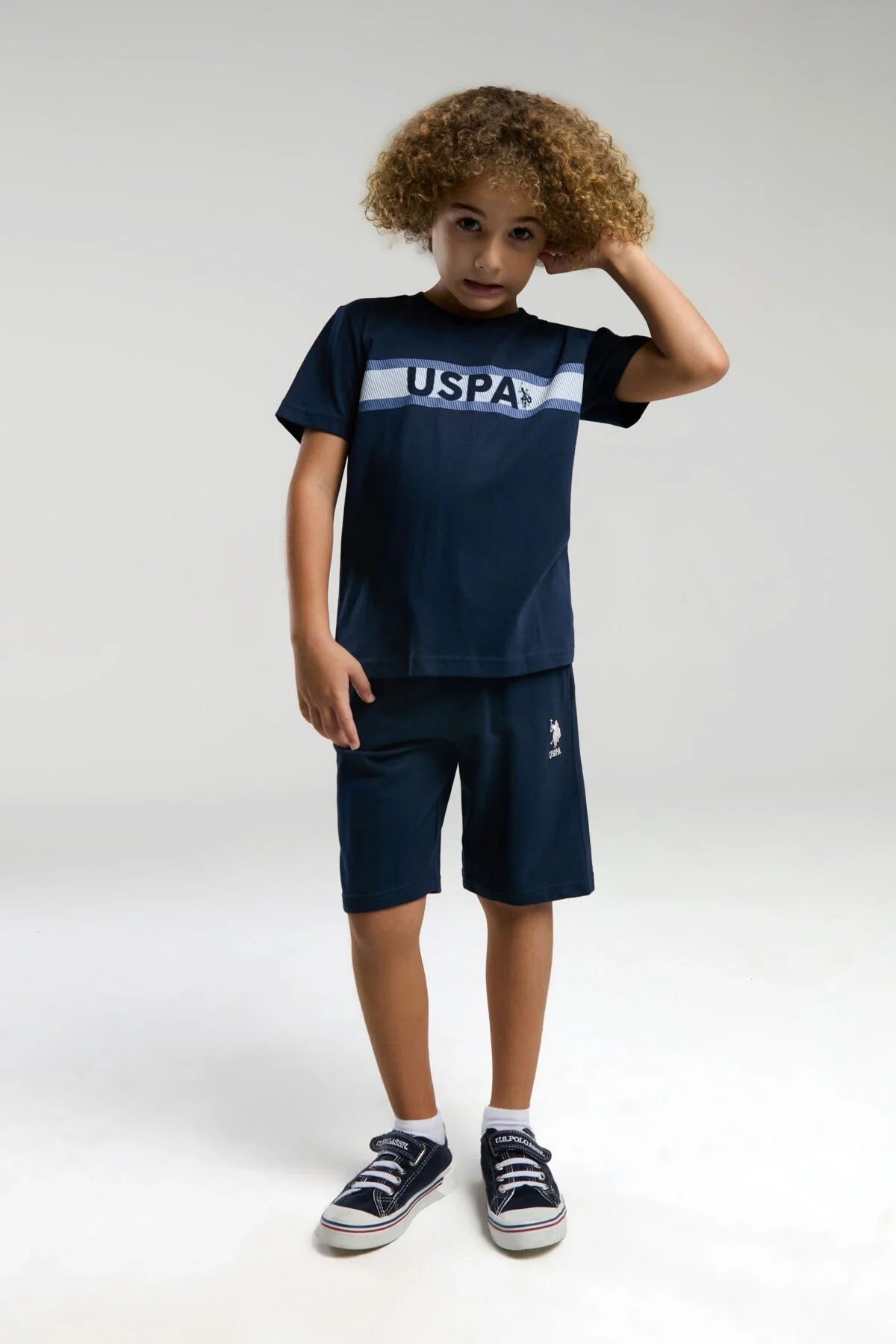 U.S. Polo Assn Erkek Çocuk Lacivert Bermuda Takım, marka logosu ve kısa pantolonlu takım elbette