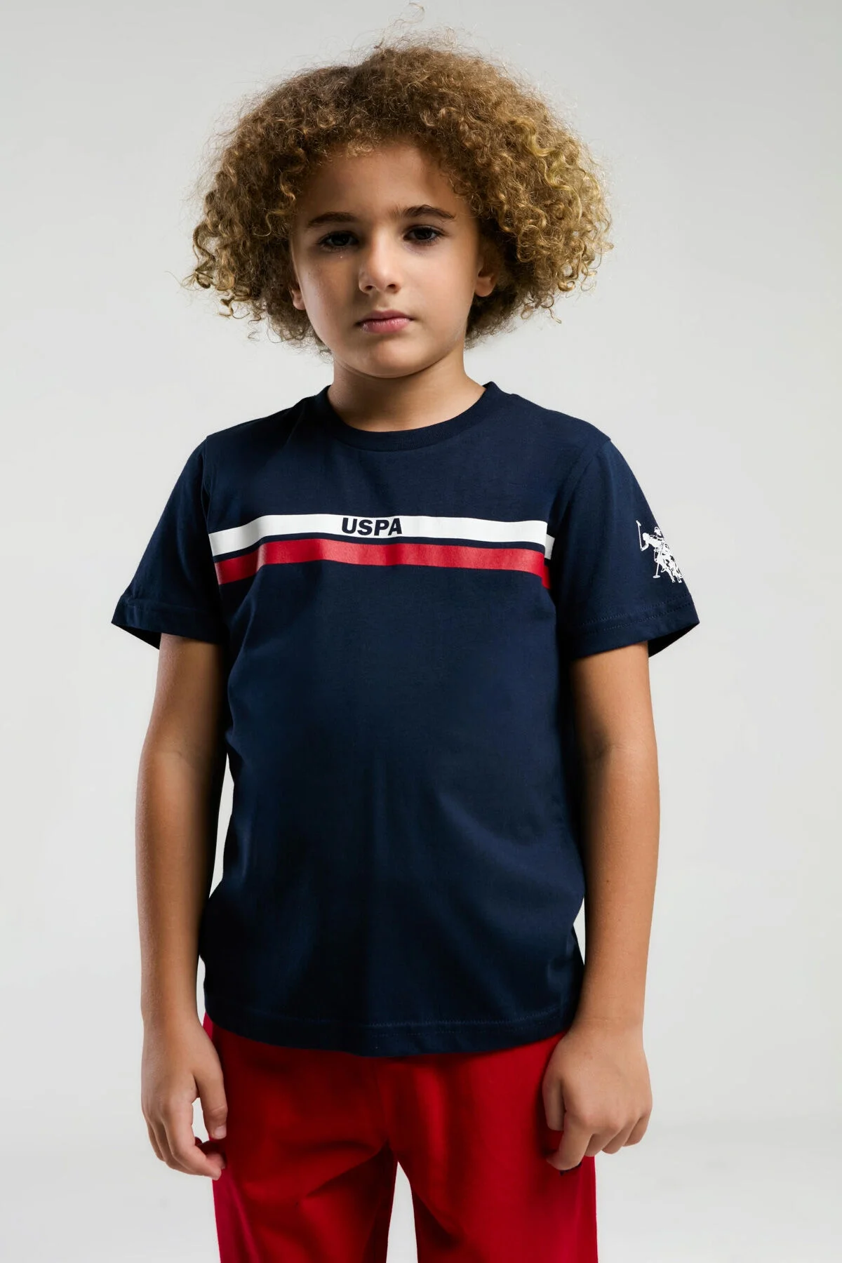 U.S. Polo Assn Erkek Çocuk Lacivert Bermuda Takım, kırmızı pantolon ve siyah ayakkabı ile tamamlayıcı set