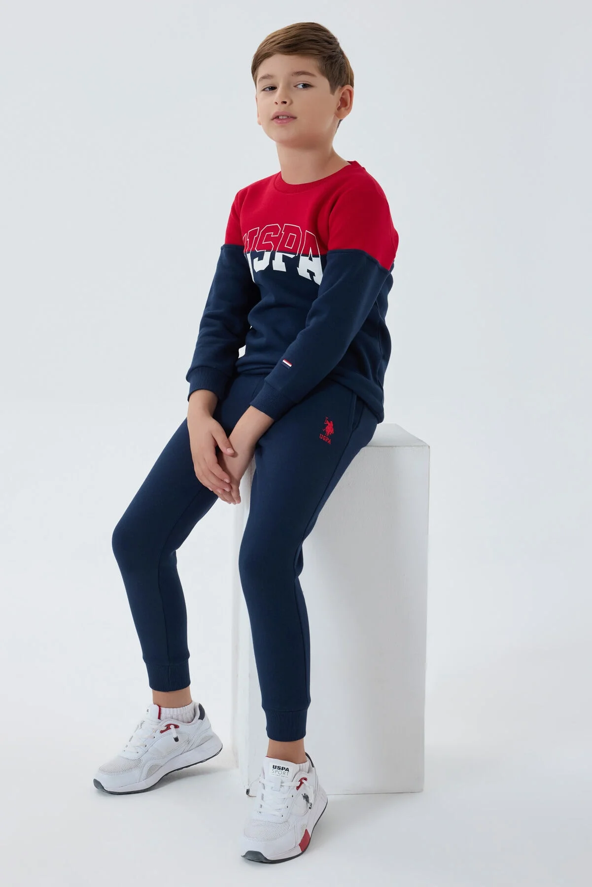 Lacivert USPA markalı erkek çocuk eşofman takımı, kırmızı gömlek ve pantolon, çocuk giyim, spor stil