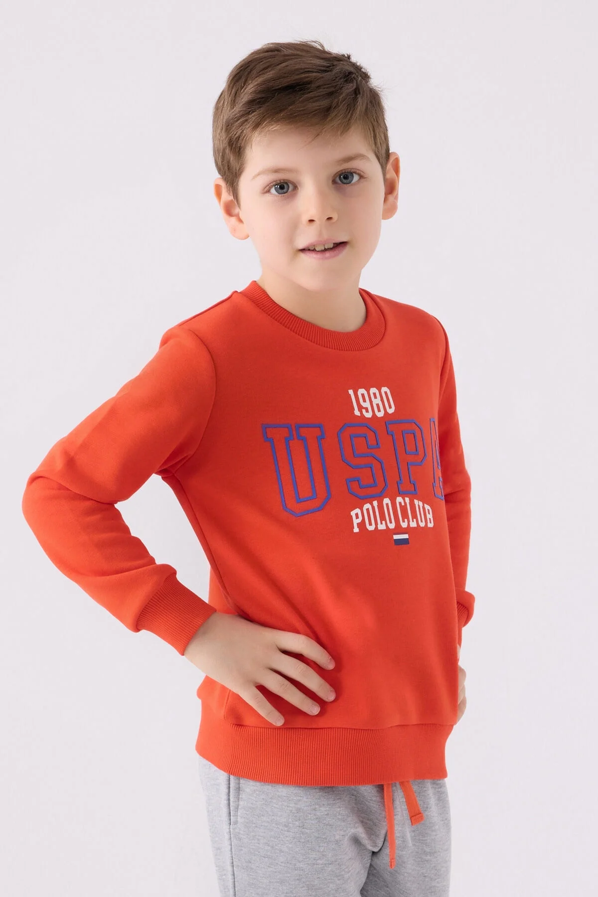 U.S. Polo Assn Erkek Çocuk Turuncu Eşofman Takımı, 1980 yazısı, gri pantolon, çocuk giyim, Arnetta markası