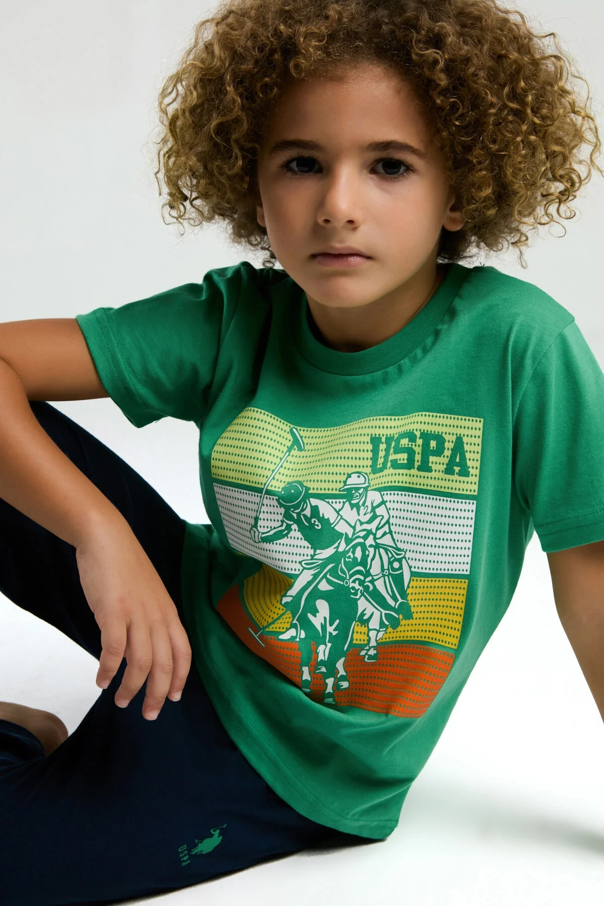 Yeşil U.S. Polo Assn erkek çocuk pijama takımı, klasik atlı spor desenli, çocuk giyim ürün görseli